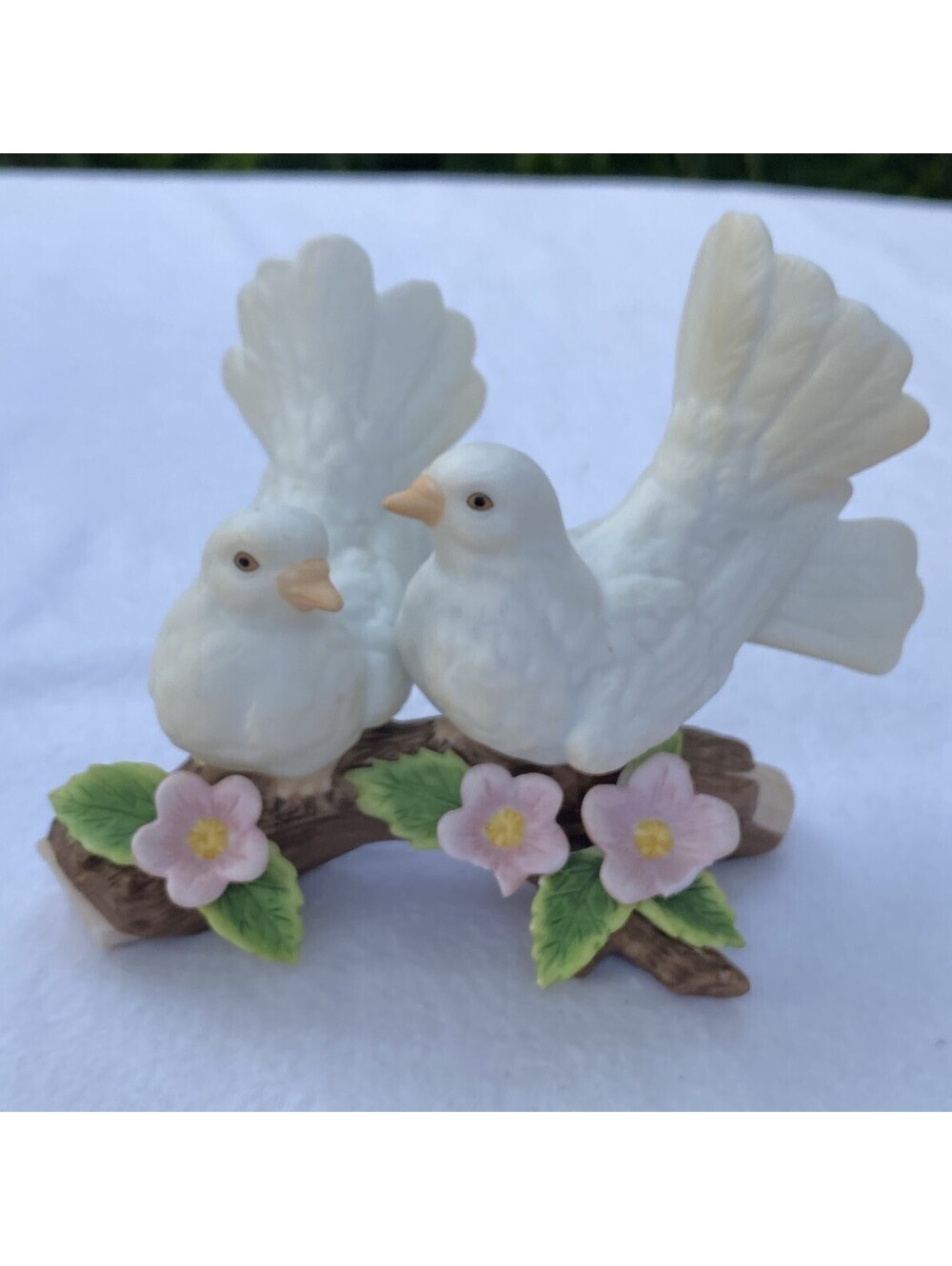 Homco White Courtship Doves Porcelain Figurine 1453 Pink Floral 6" Chip Flower